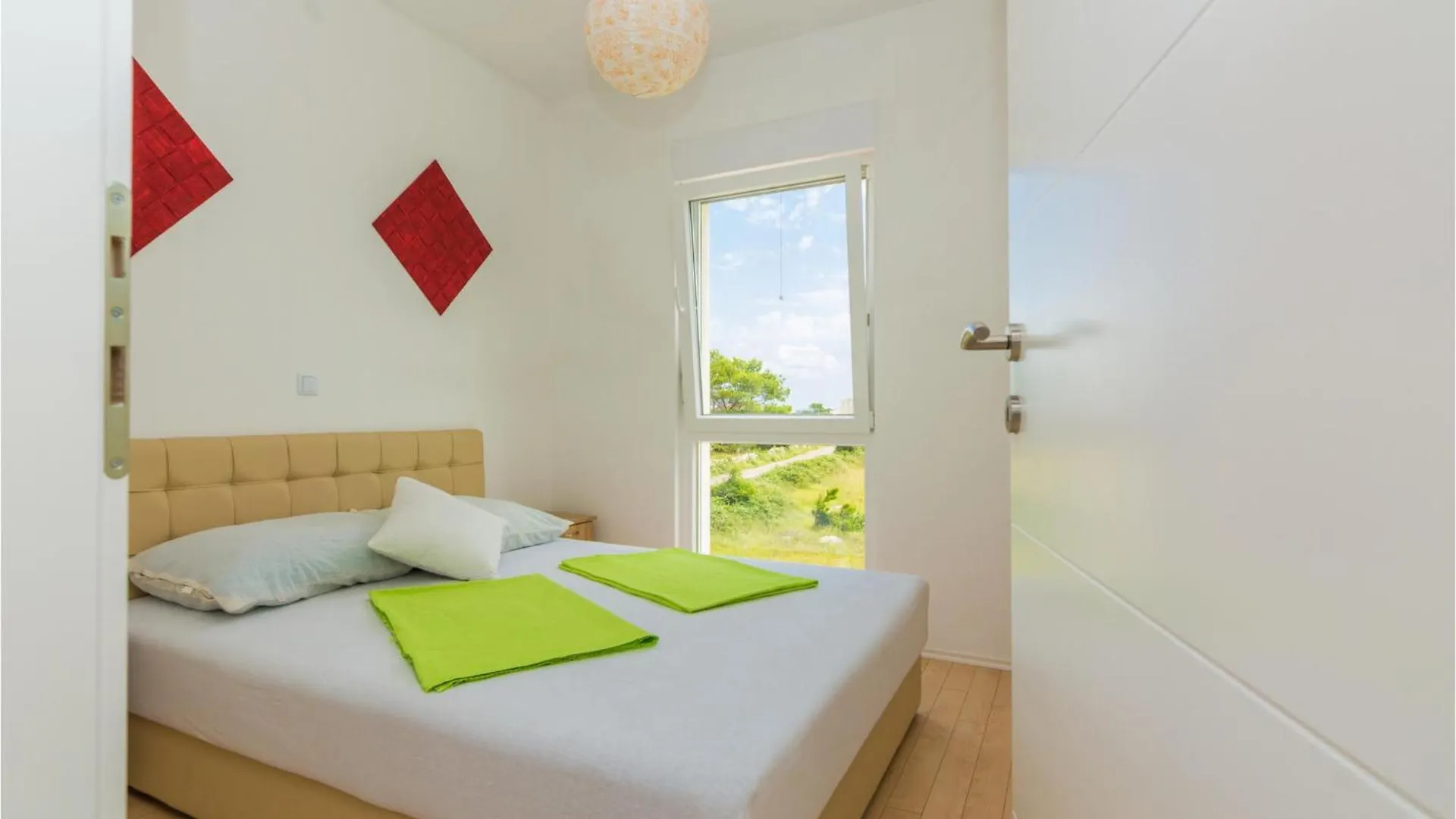 1 Bedroom Beautiful Apartment In Vir