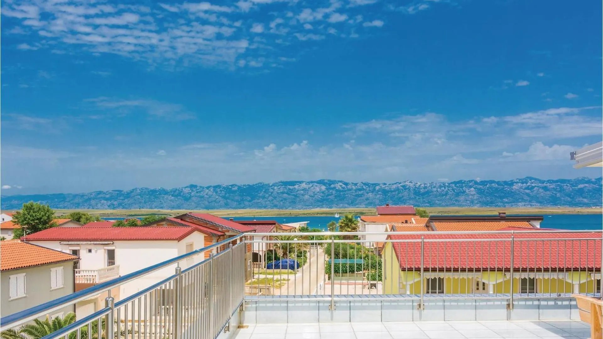 1 Bedroom Beautiful Apartment In Vir
