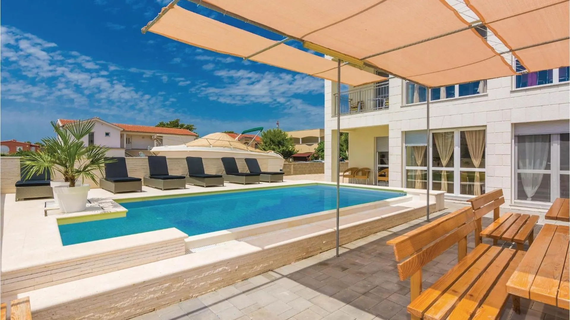 1 Bedroom Beautiful Apartment In Vir